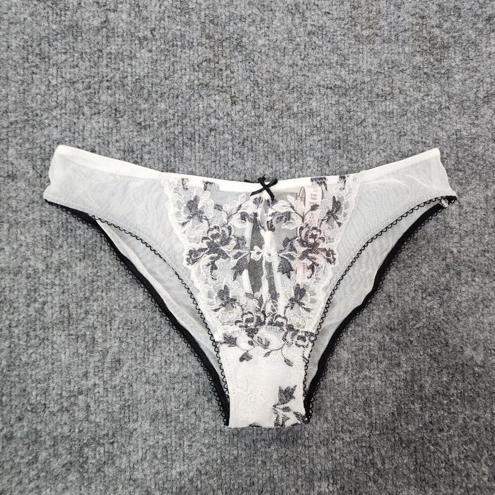 NWT Victoria's Secret DREAM ANGELS Embroidered Lace Keyhole Cheekini Panty Small